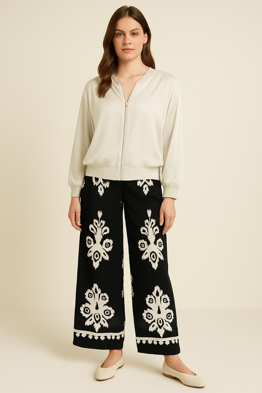 Elegantes Freizeit-Outfit mit Ikat-Muster