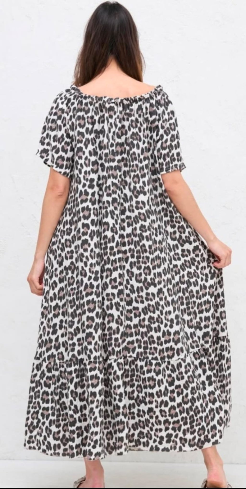 Schulterfreies Maxikleid mit Leopardenmuster