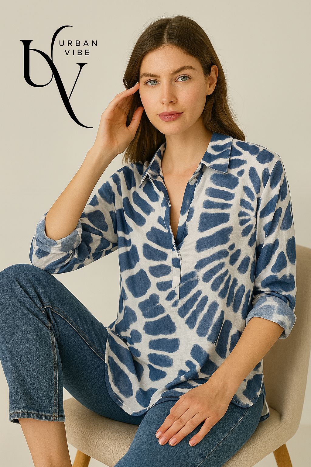 Urban Vibe Batik-Bluse in Jeansblau – Stilvoll & Lässig bis Größe 44