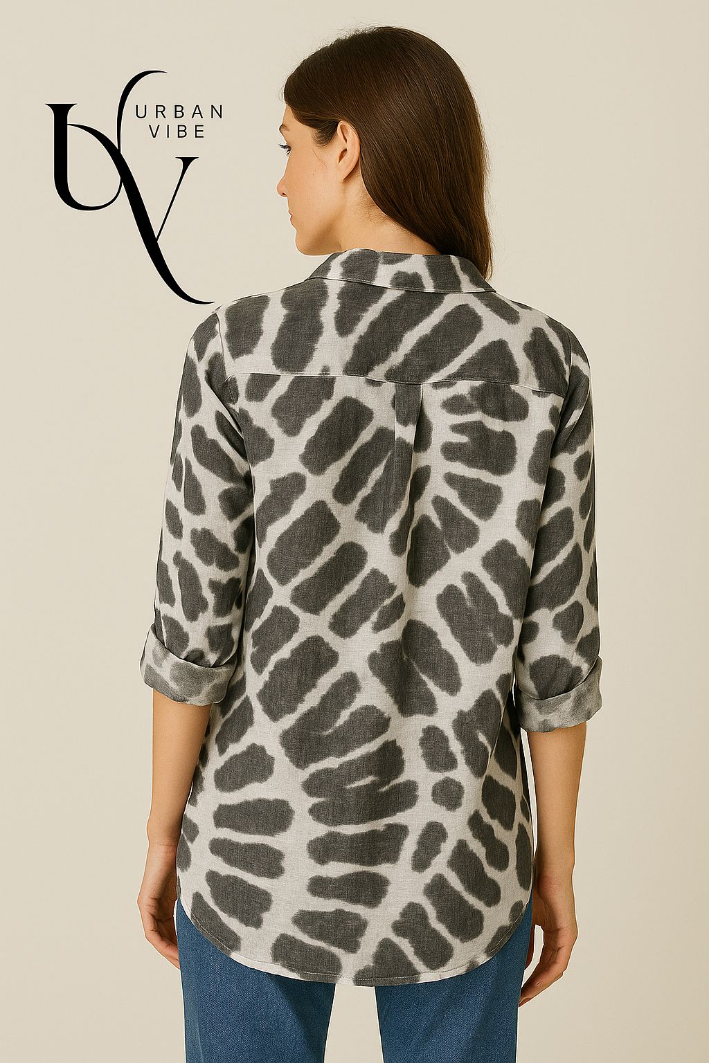 Urban Vibe Bluse im Schwarz-Weiß Batikdesign – Bis Größe 44