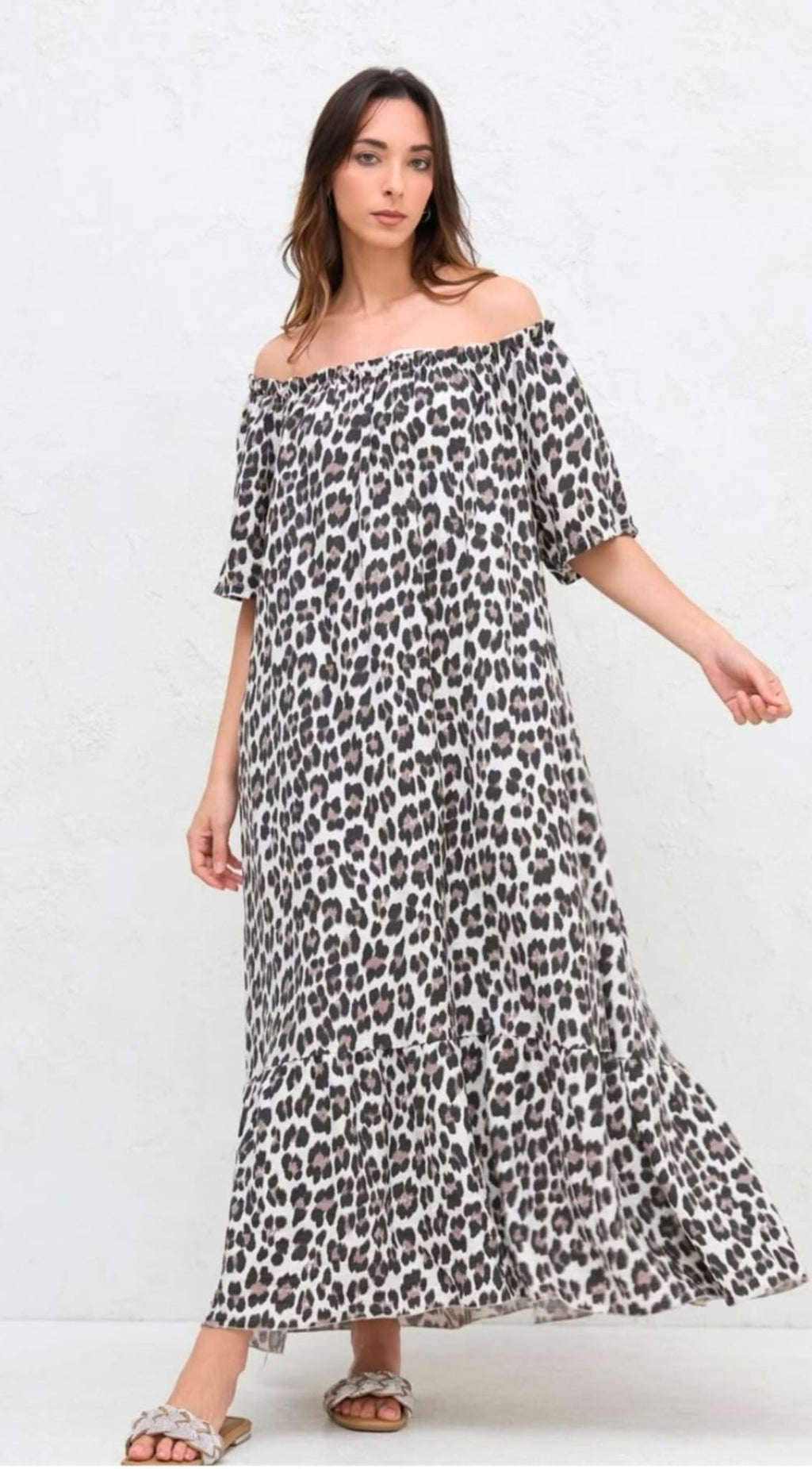 Schulterfreies Maxikleid mit Leopardenmuster